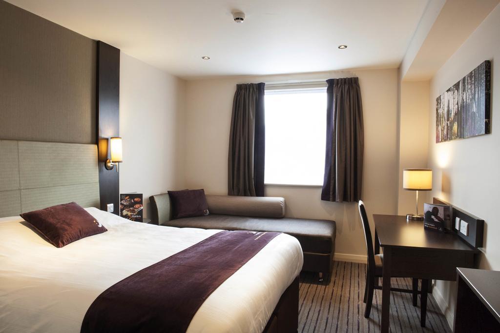 Premier Inn London Kingston Upon Thames Kültér fotó